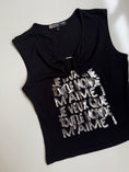 Load image into Gallery viewer, 00's Graphic print tank w metal ring detail • Size S-M