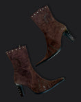Load image into Gallery viewer, 00's Genuine suede detailed boots • Size 7