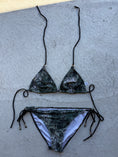 Load image into Gallery viewer, 00's Snake print bikini • Size M