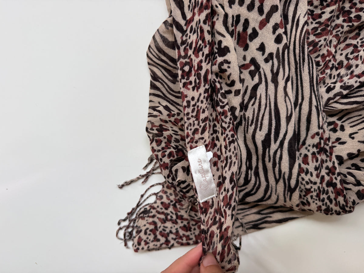 00s Animal print scarf