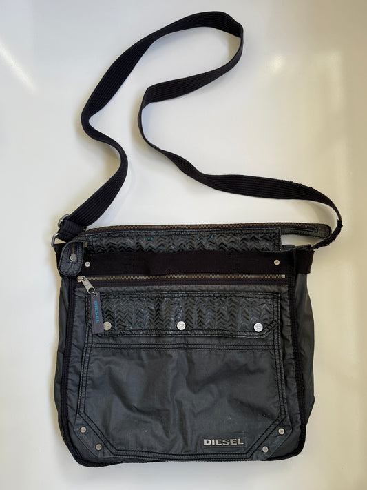 00's Diesel large messenger