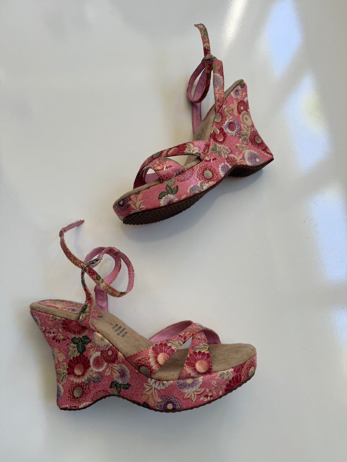 00s Rave platform sandals • Size 7