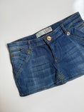 Load image into Gallery viewer, 00's Kirikiri denim mini skirt • Size 6