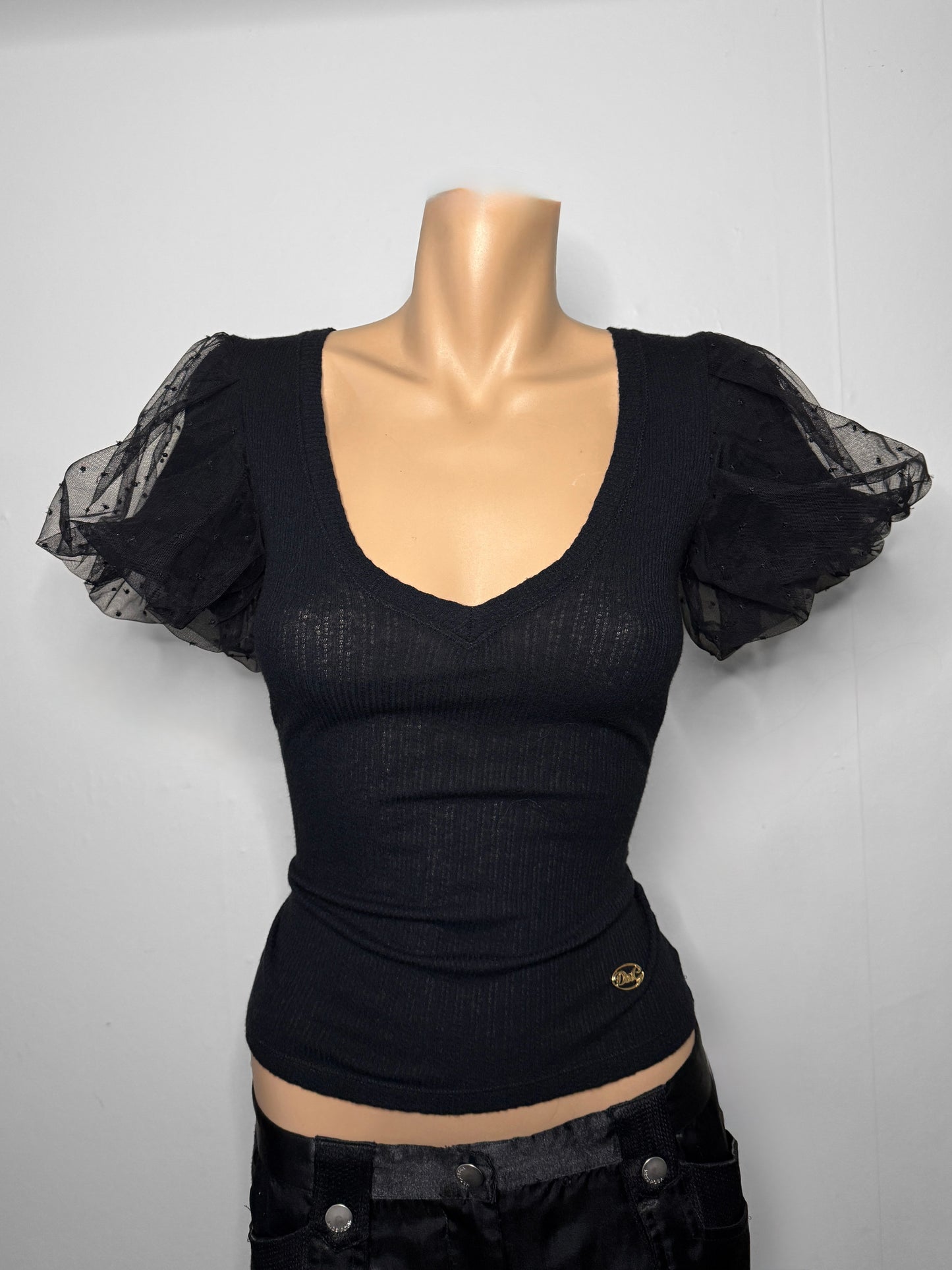 00's Dolce & Gabbana knit top w puff sleeves • Size M