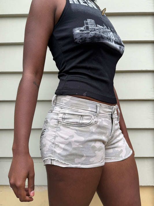 00's Hollister camo micro shorts • Size 6