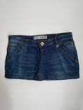 Load image into Gallery viewer, 00's Kirikiri denim mini skirt • Size 6