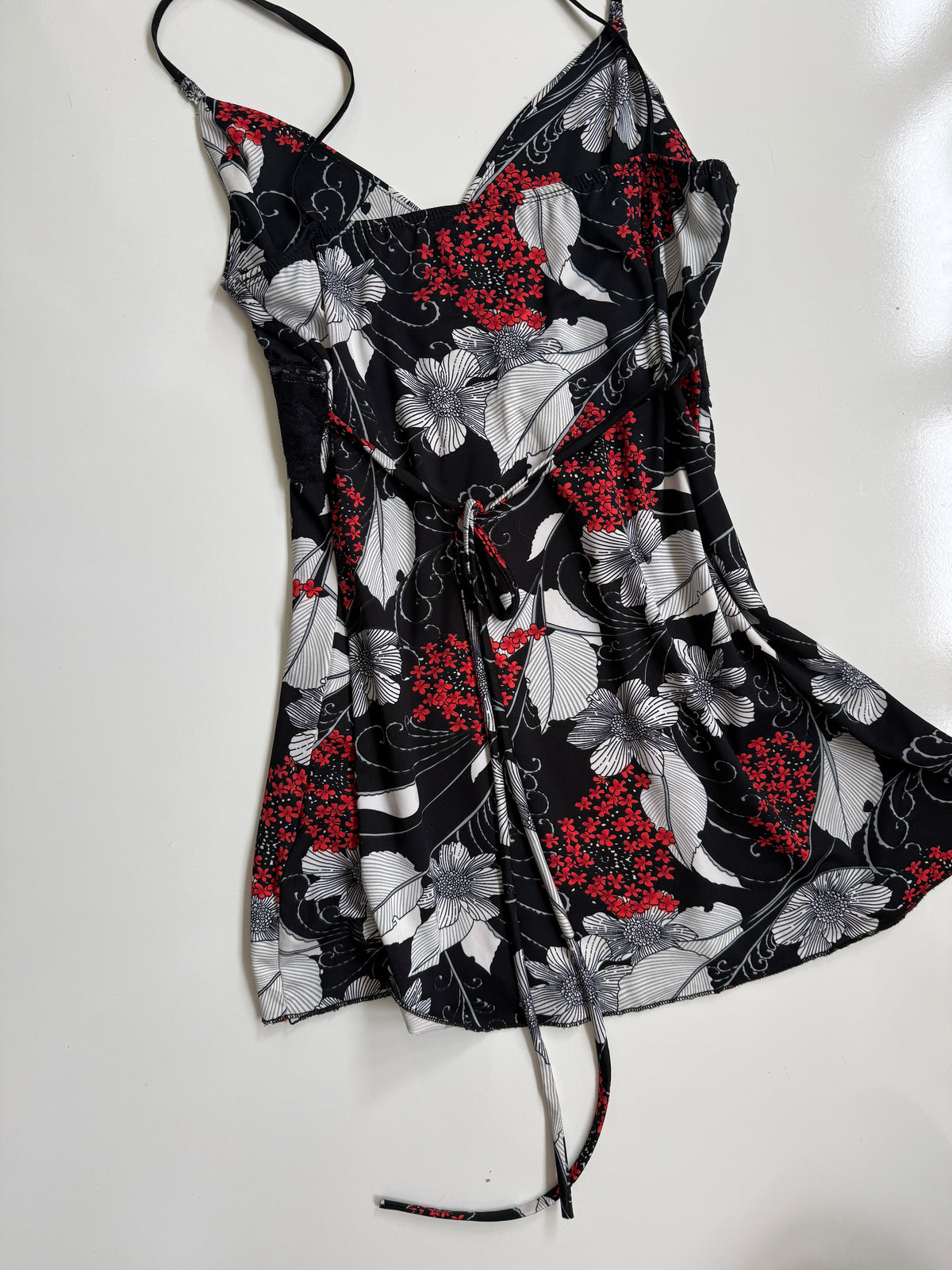 00's Floral pattern cami w lace detail • Size L