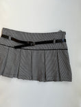 Load image into Gallery viewer, 00's Houndstooth belted pleat mini • Size 10