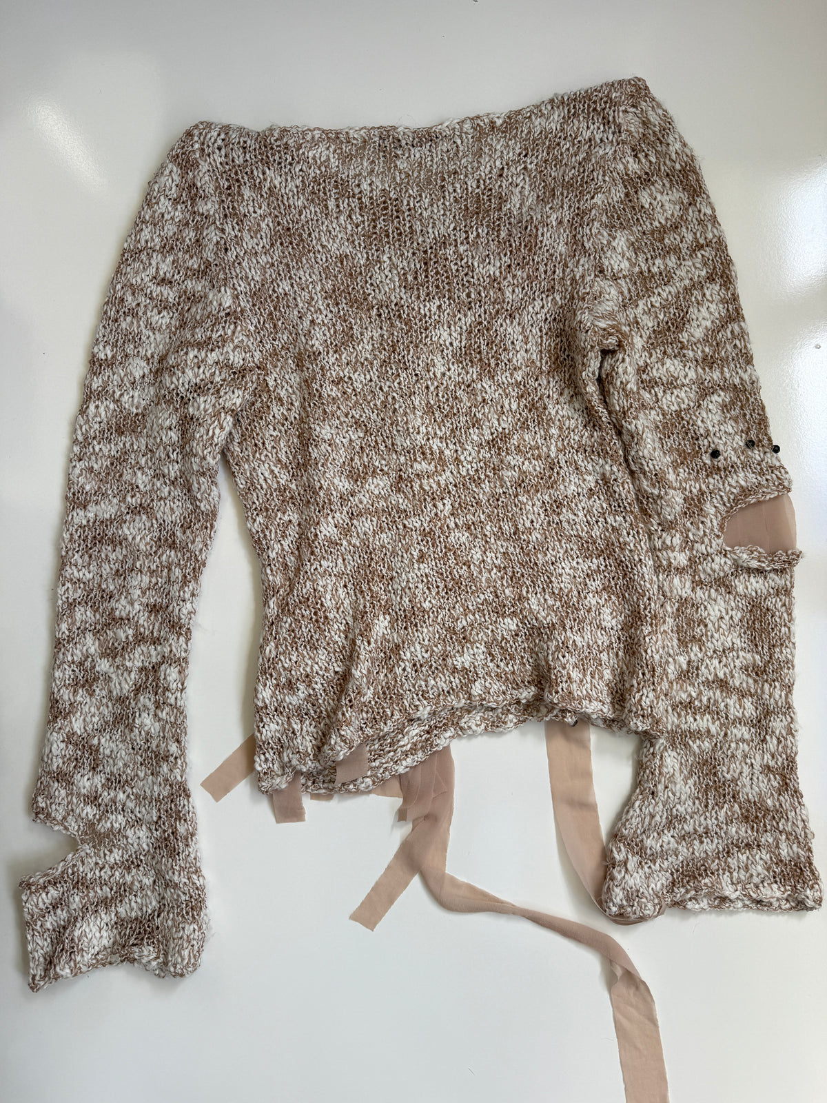 00's Unique distressed knit • Size S