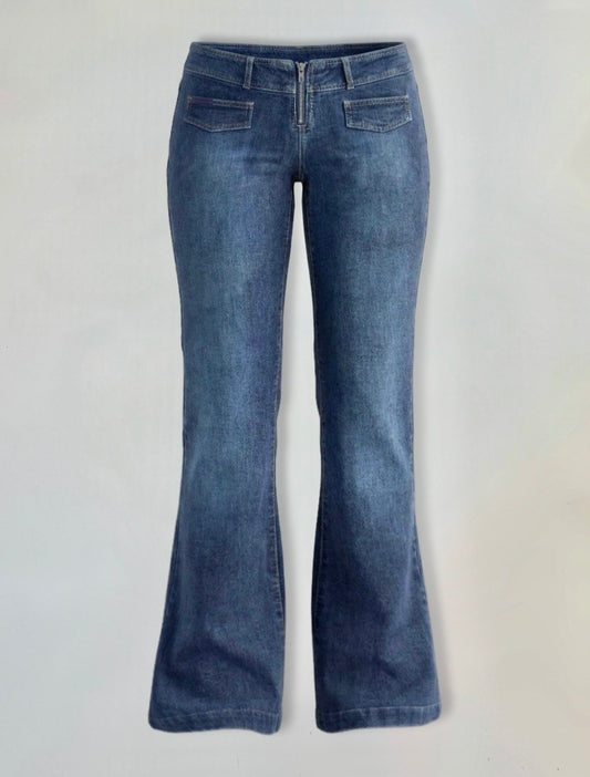 00's Low-rise zip fly boot cut jeans • Size 12