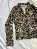 Load image into Gallery viewer, 90's textured leopard print button down • Size M