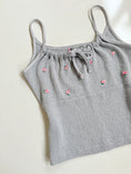 Load image into Gallery viewer, 00's SAY knit cami w flower embroidery • Size M
