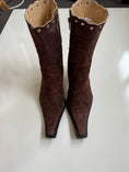 Load image into Gallery viewer, 00's Genuine suede detailed boots • Size 7