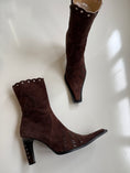 Load image into Gallery viewer, 00's Genuine suede detailed boots • Size 7