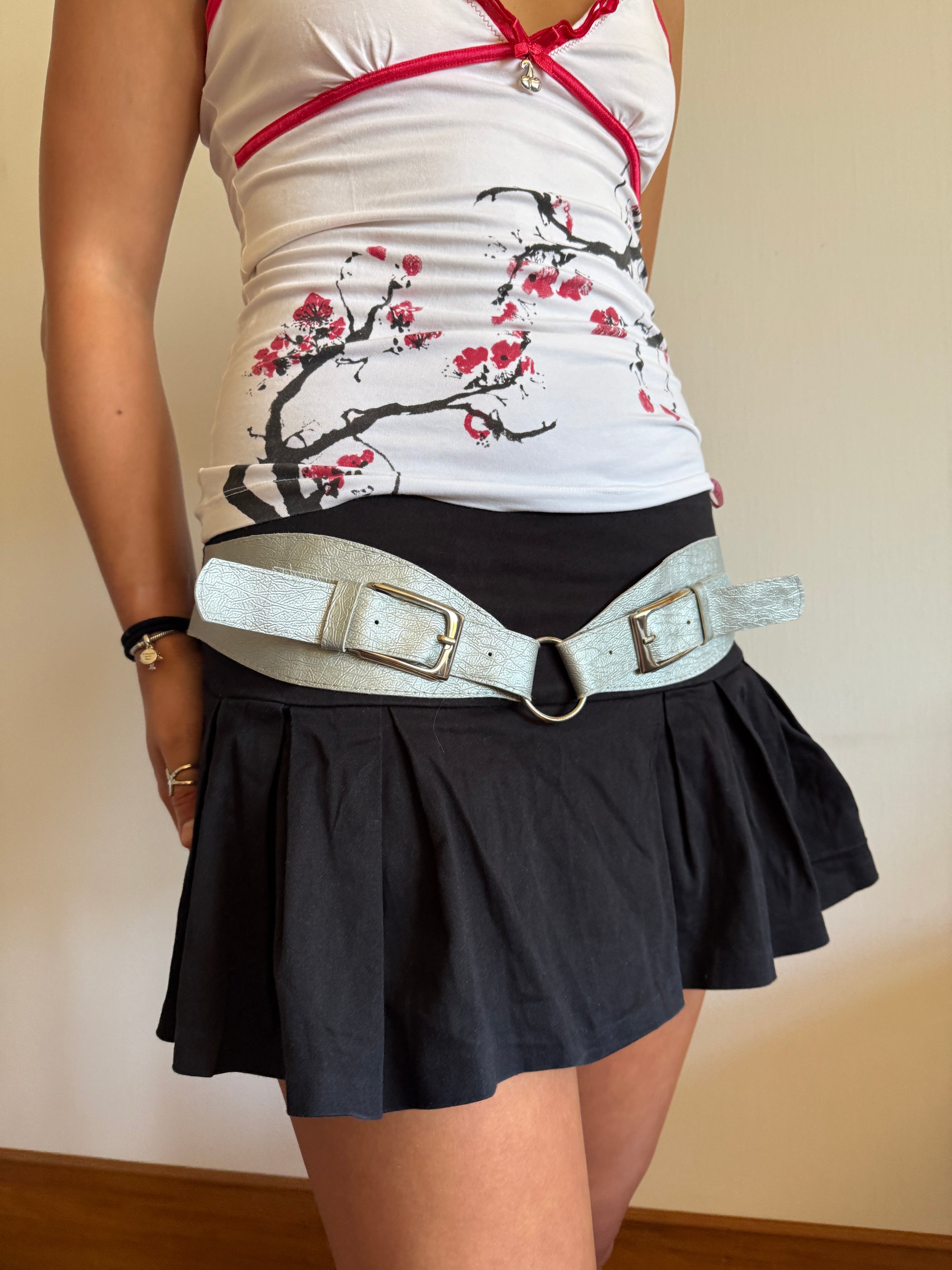 00's STR Paris pleat mini w silver belt detail • Size 8