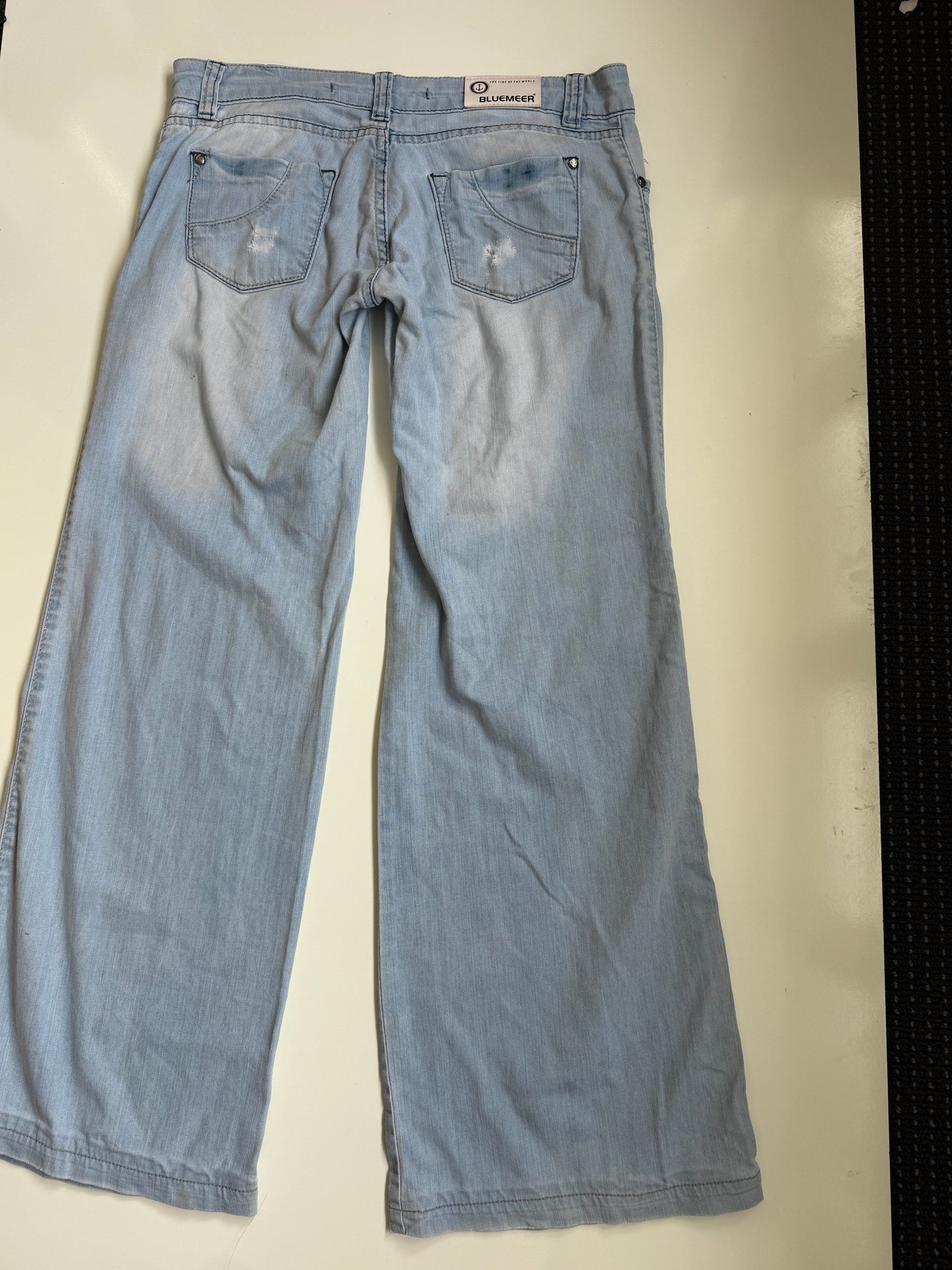00's Ultra low-rise baggy jeans • Size 10