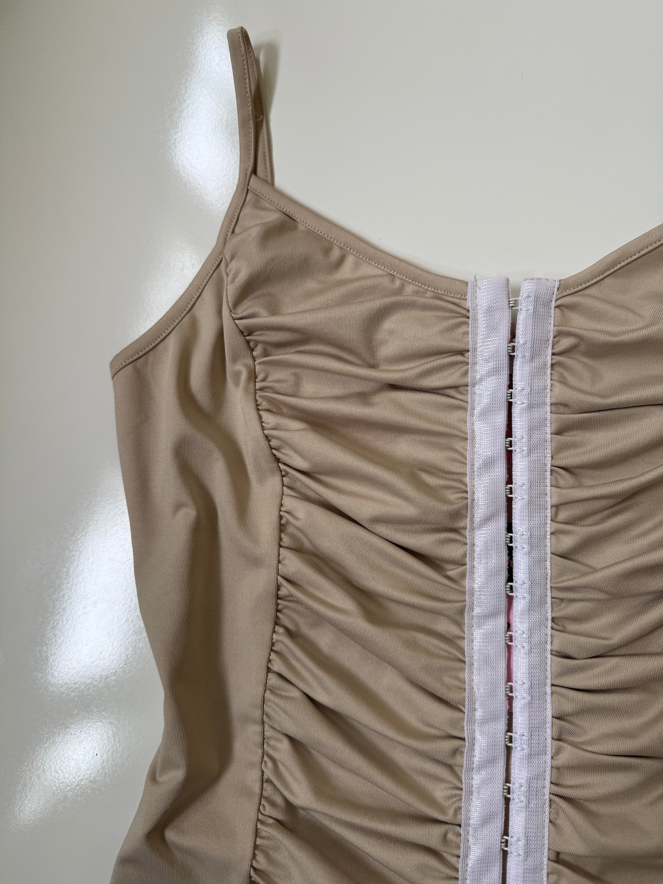 00's Note hook eye cami top • Size S