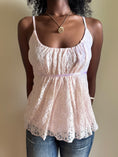 Load image into Gallery viewer, 00's Baby pink lace flowy cami • Size S/M
