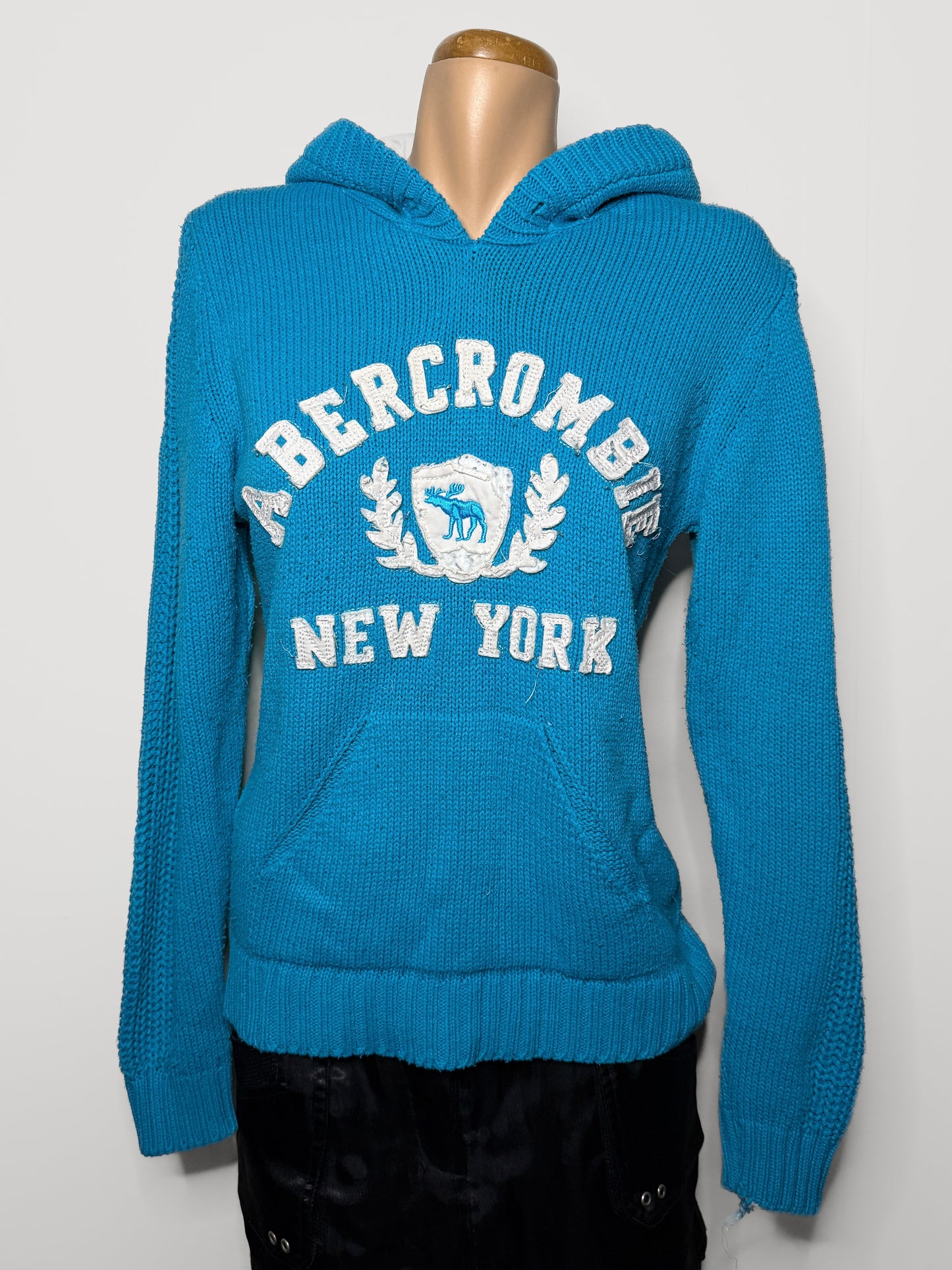 00's Abercrombie & Fitch embroidered knit hoodie • Size M