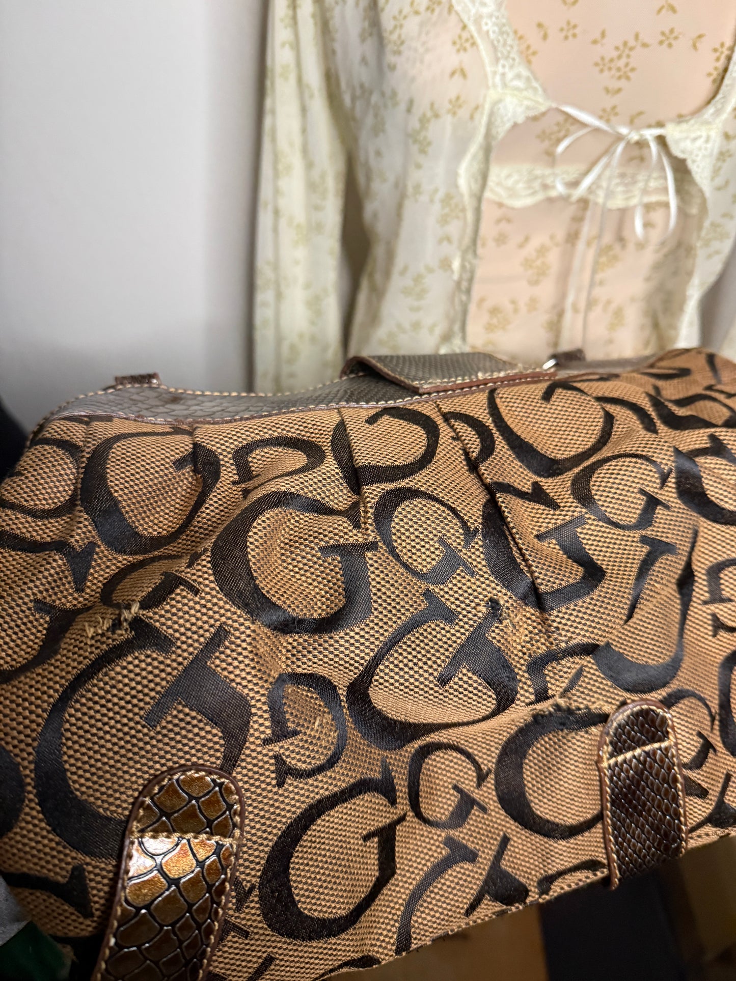 00's Guess monogram bag