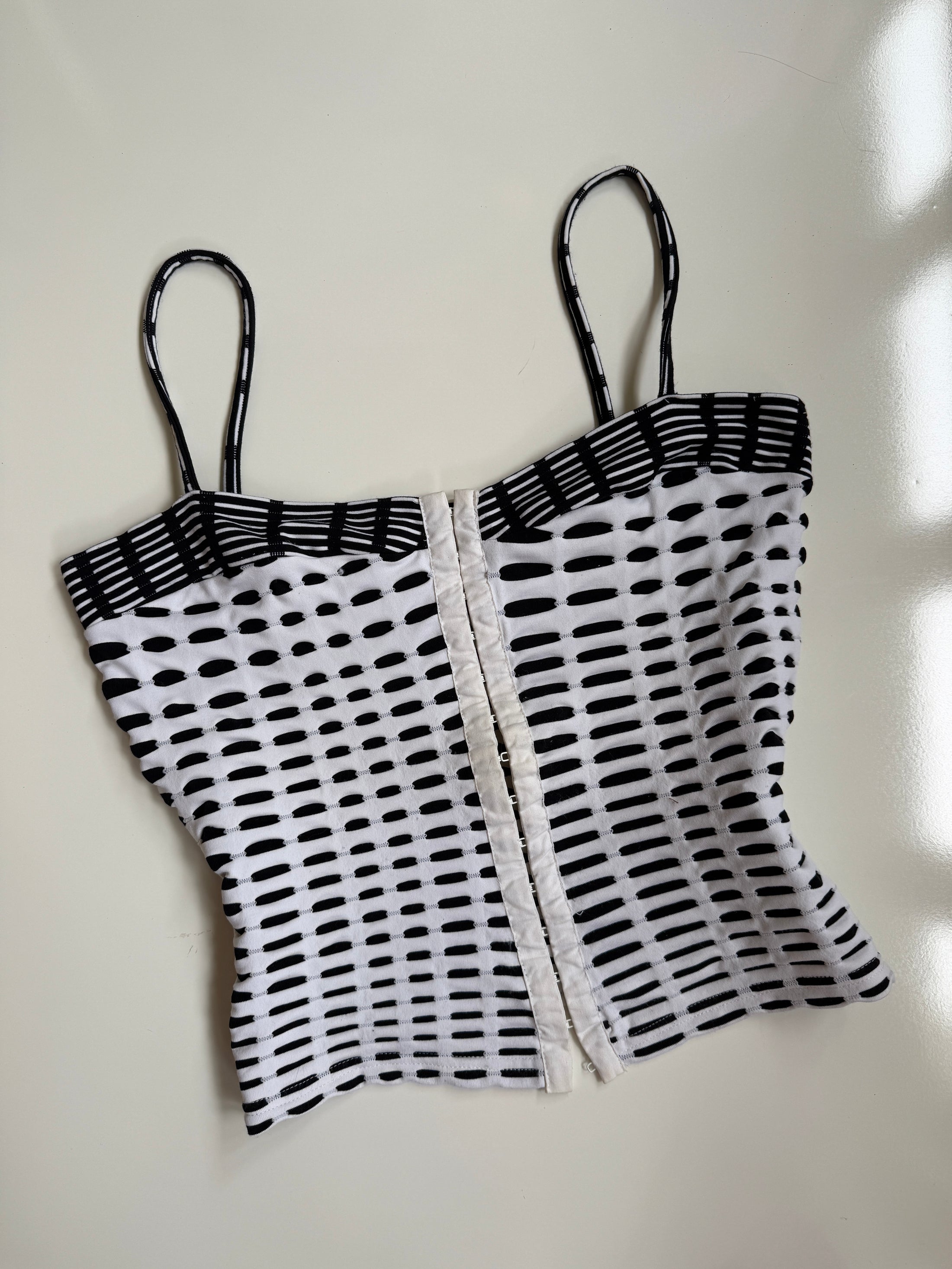 French 00's Lycra hook eye cami  • Size L