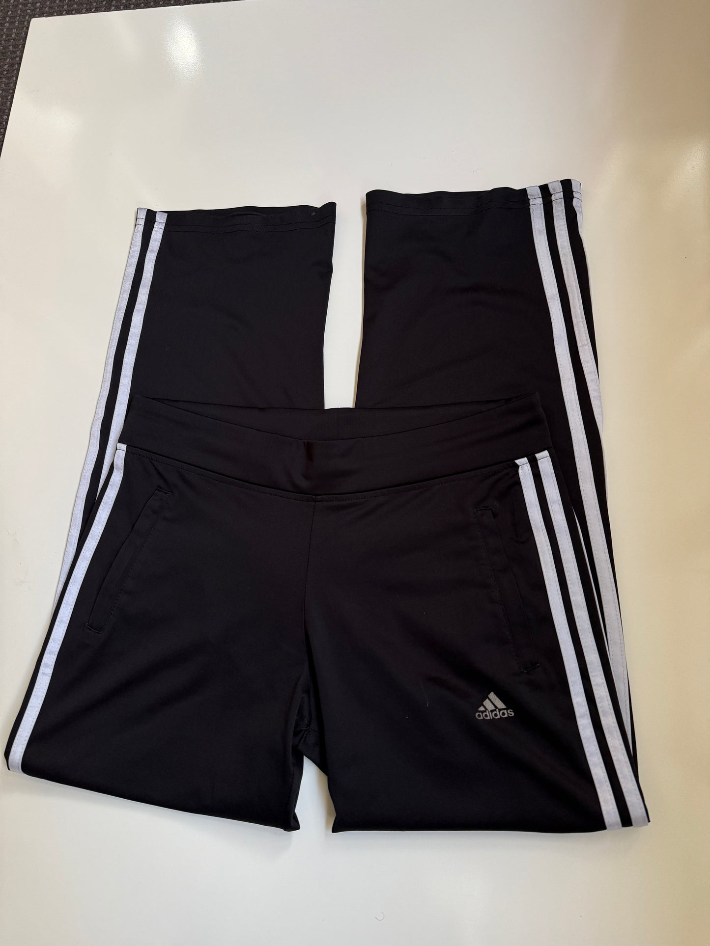 00's Adidas wide leg pants • Size M/L