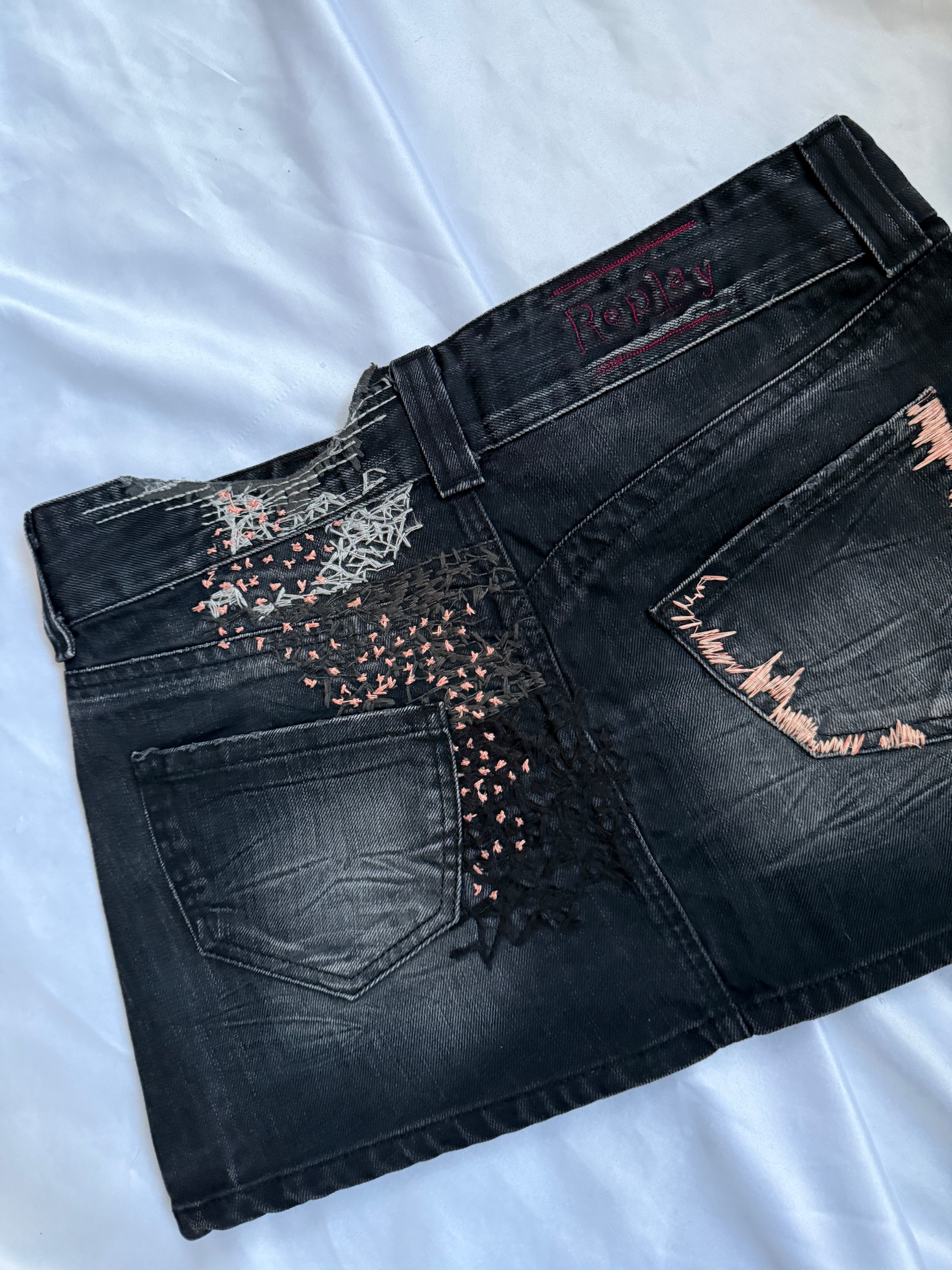 00's Replay embroidered denim mini skirt • Size 8