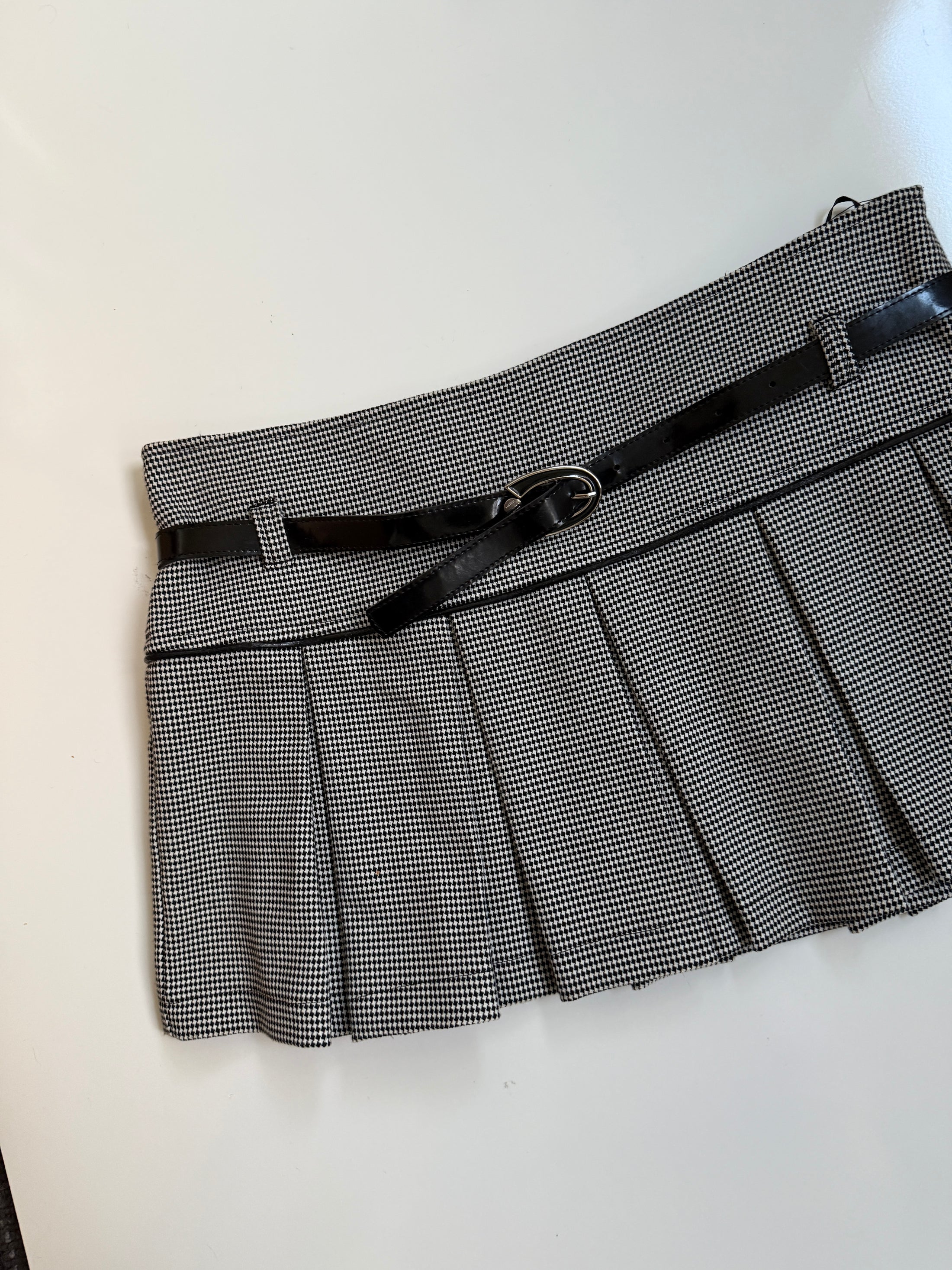 00's Houndstooth belted pleat mini • Size 10
