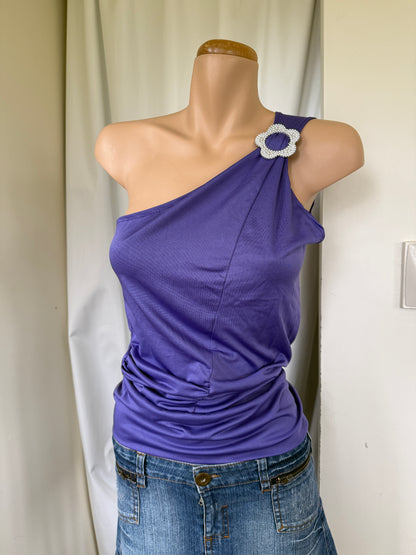 00s One shoulder top w flower decol• Size M