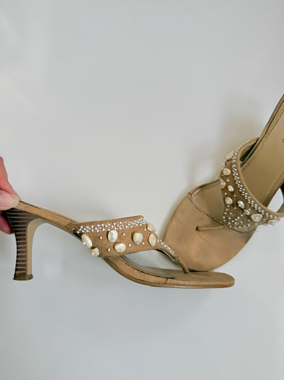 00's Marie Claire shell/beaded suede thong heels • Size 7