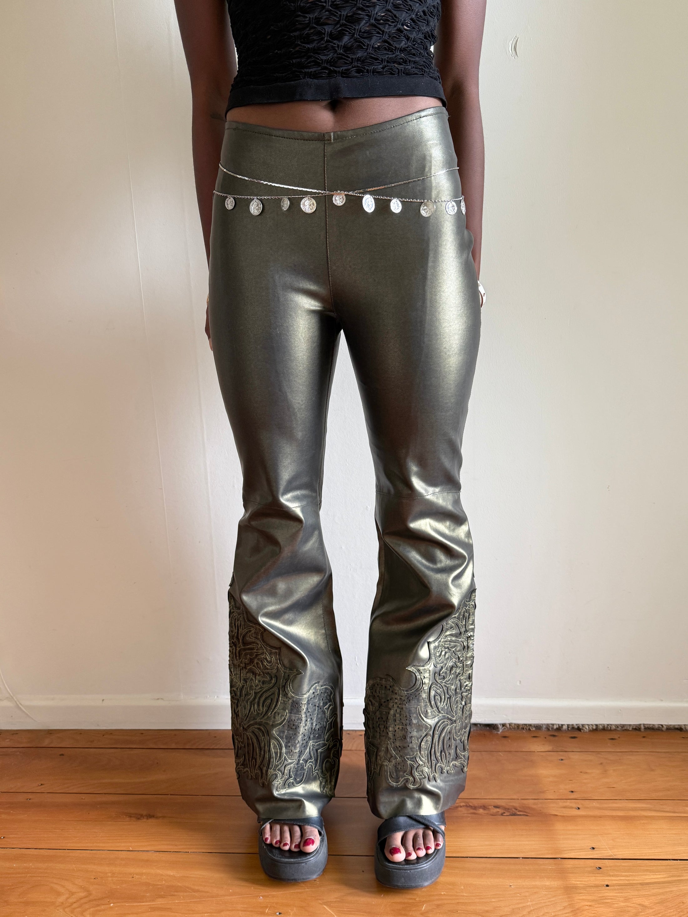 00's Faux leather embroidered flares • Size 8