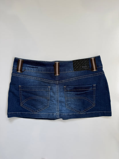 00's Denim micro mini w belt loop detail • Size 8-10