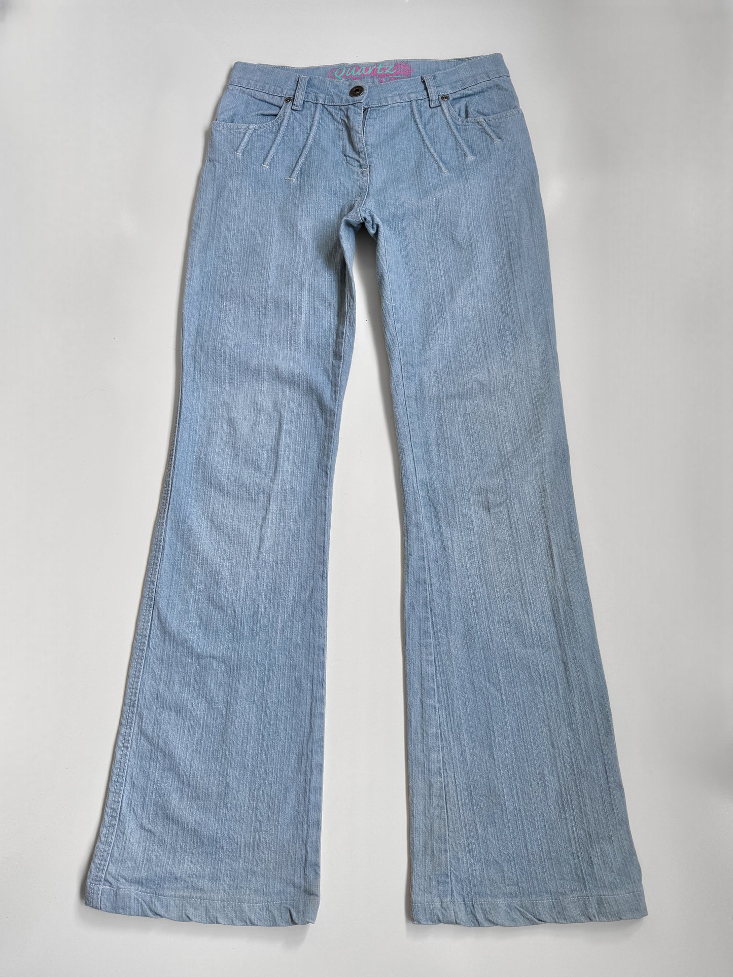00's Quartz light-wash flare jean w pleat detail • Size 8