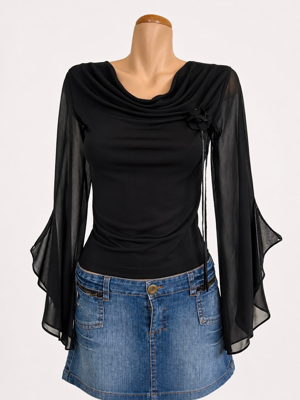 00's Sheer bell sleeve w  beaded flower attachment • Size S