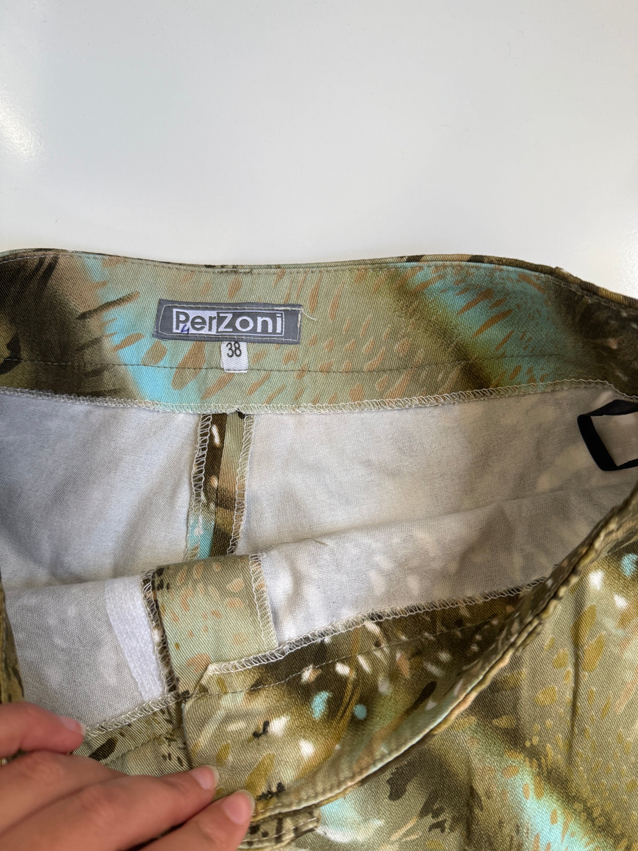 00's Perzoni pattern mid-rise flares • Size 8