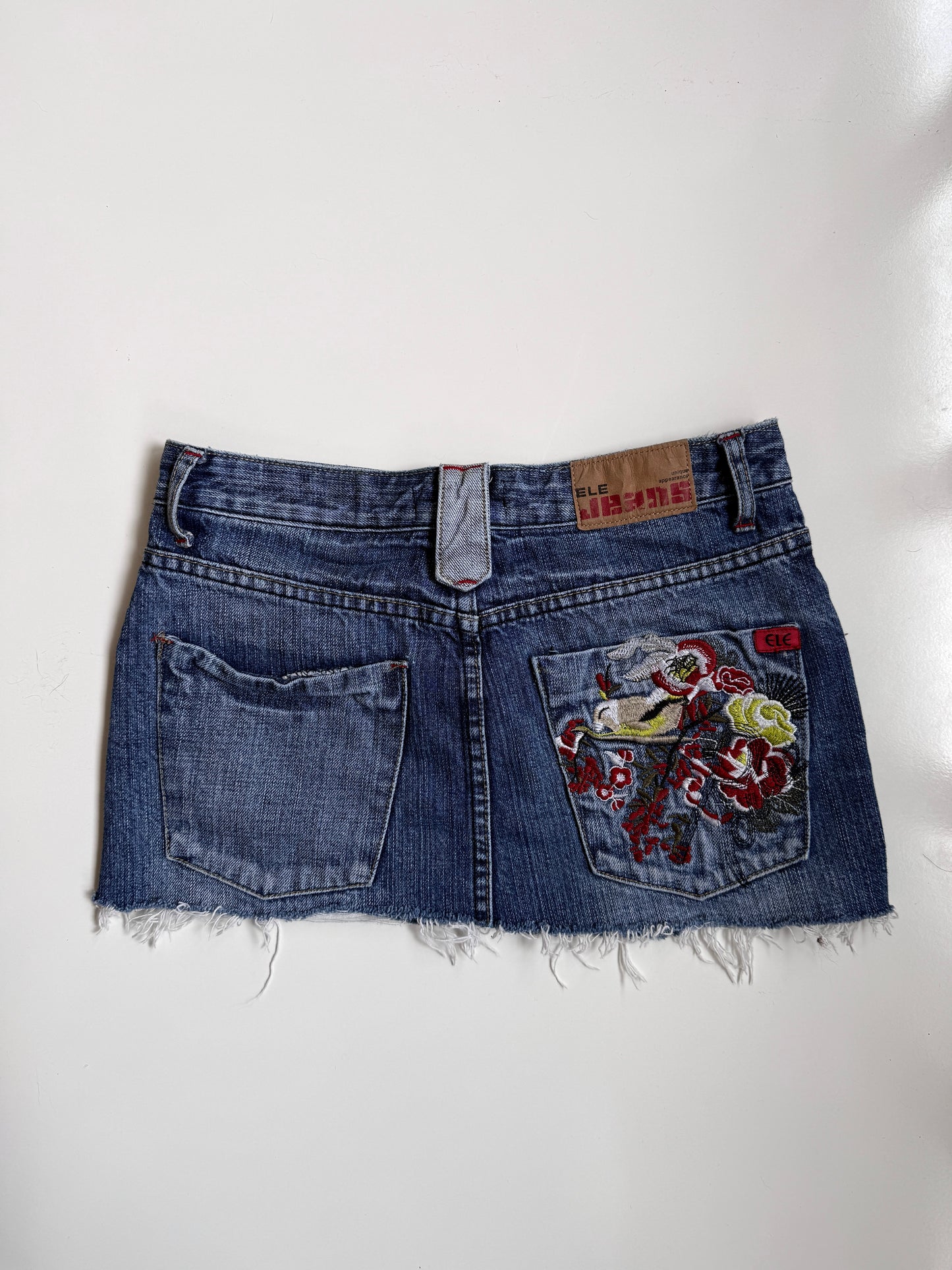 00's El jeans embroidered denim mini • Size 6