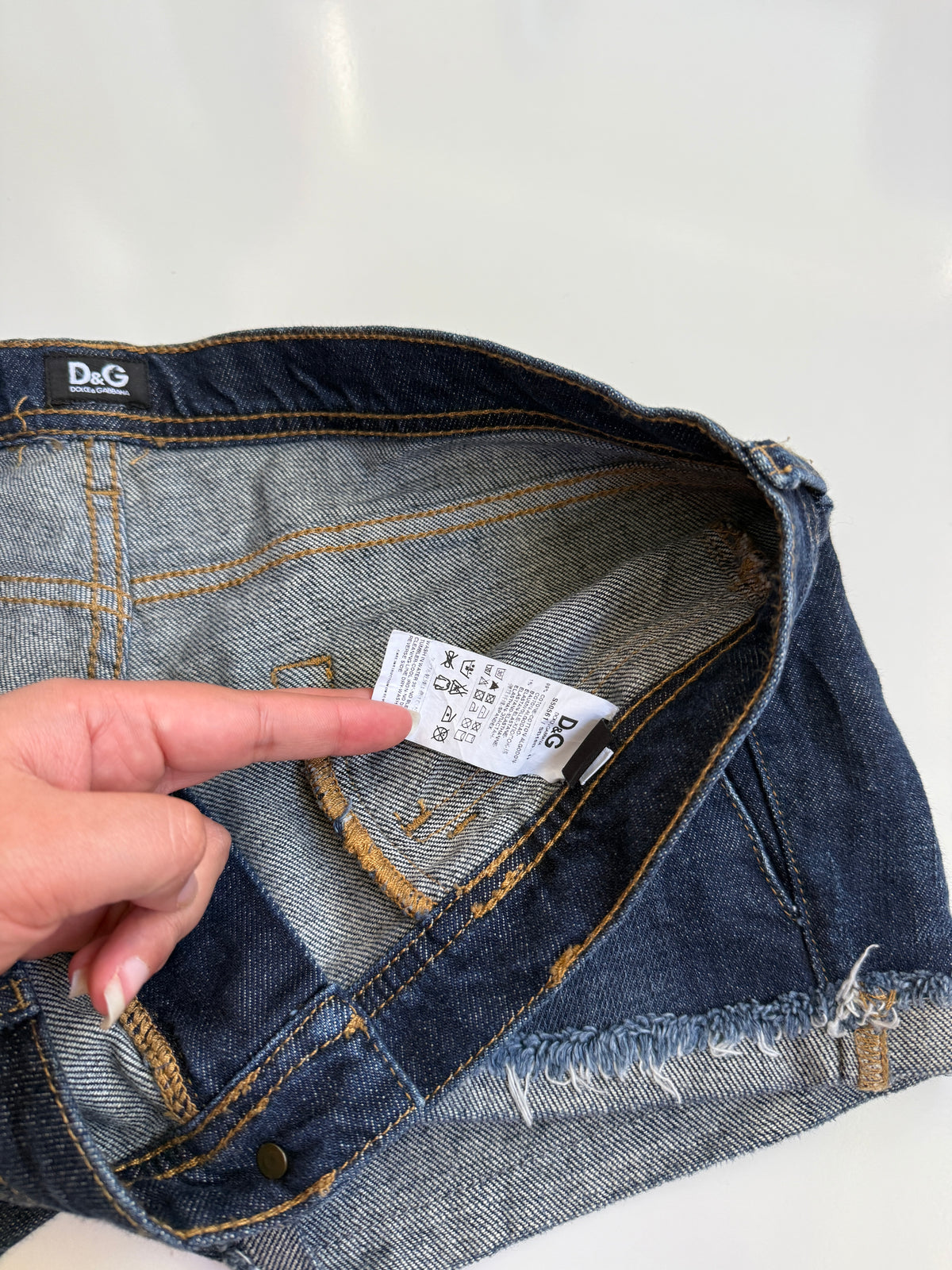00s Dolce & Gabbana low-rise denim micro shorts • Size 12