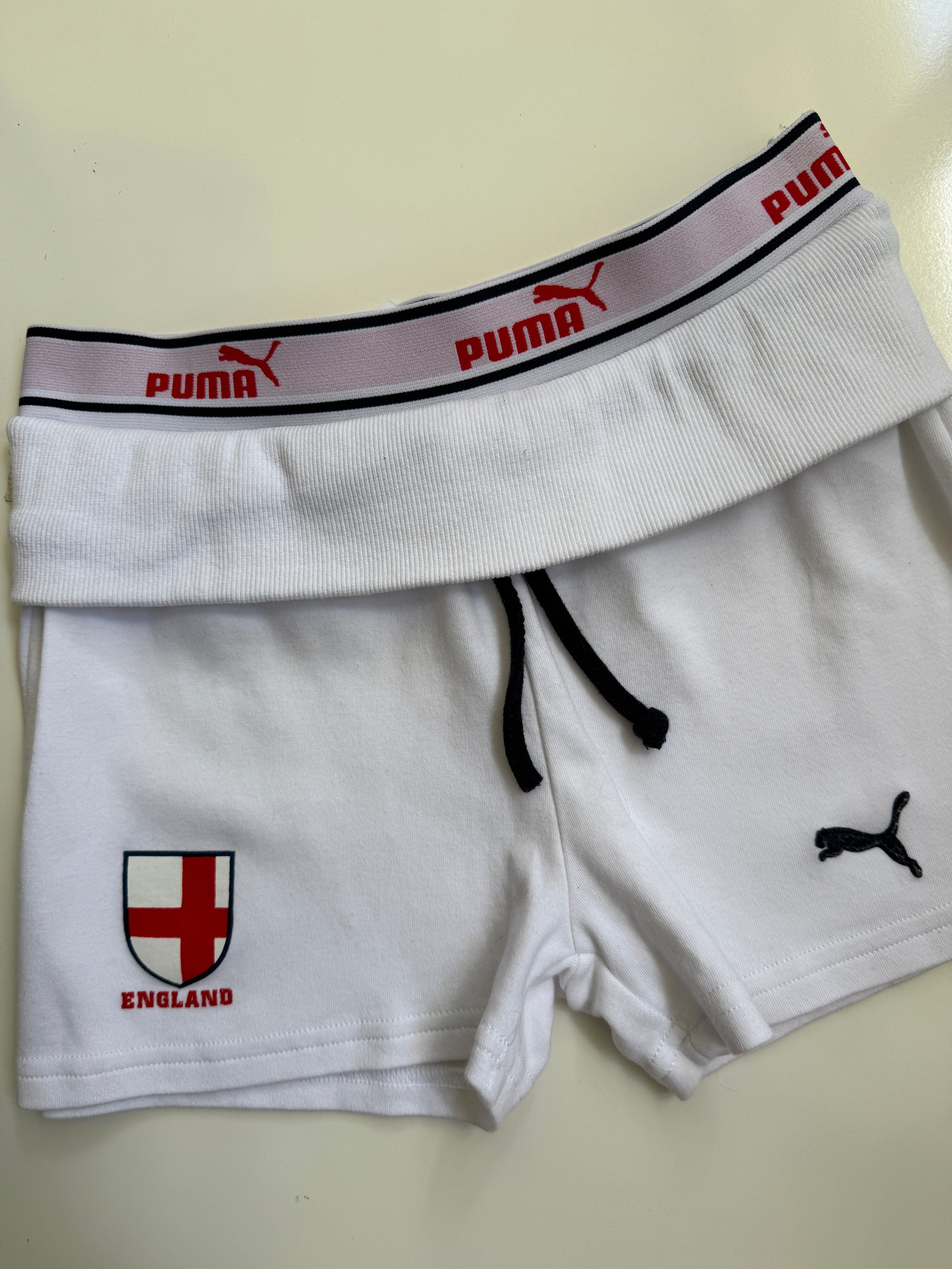 00's Puma England mini shorts w foldover waist • Size S