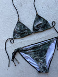 Load image into Gallery viewer, 00's Snake print bikini • Size M
