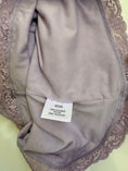 Load image into Gallery viewer, 00's Lilac lace cami • Size M

