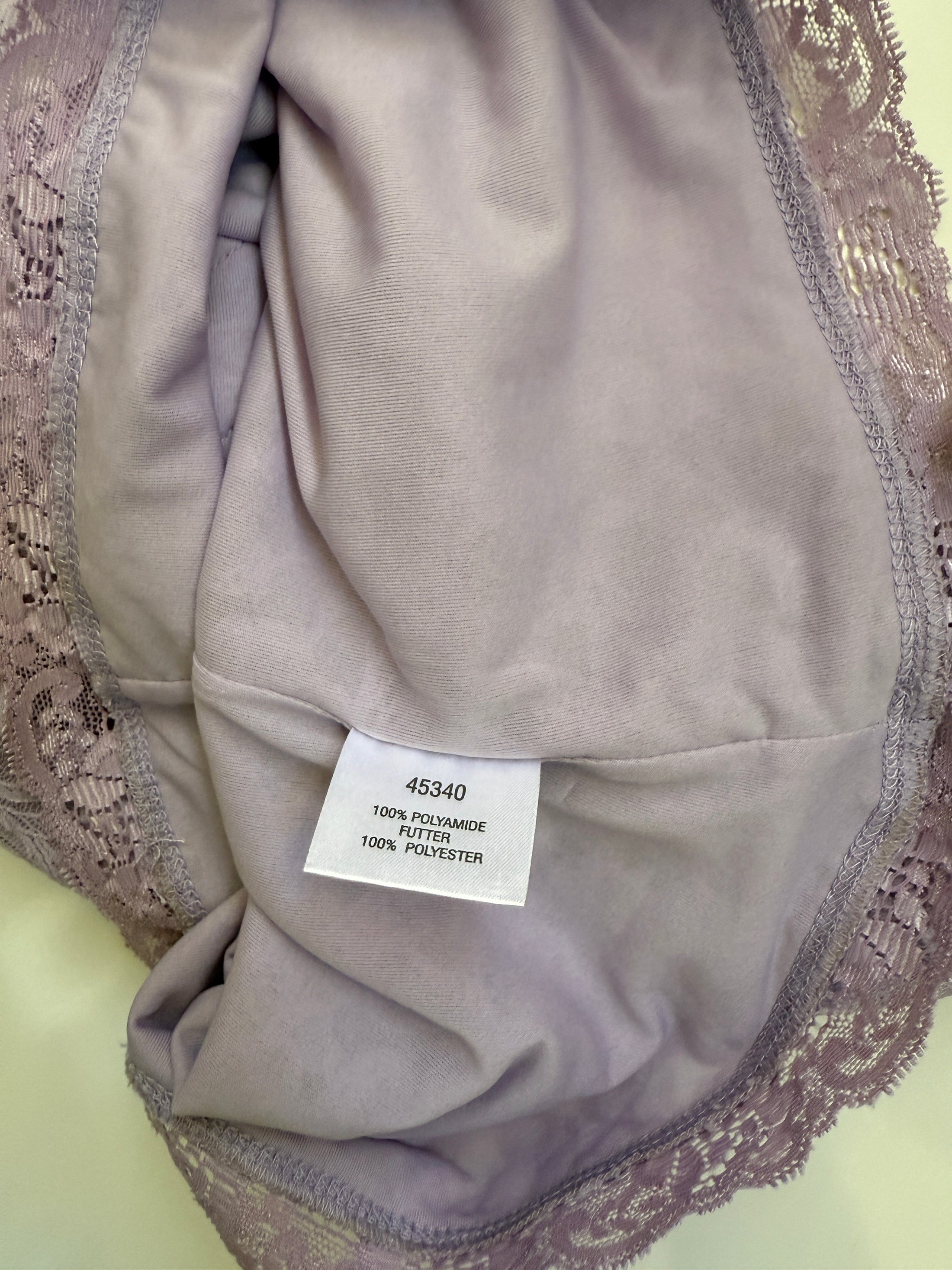 00's Lilac lace cami • Size M