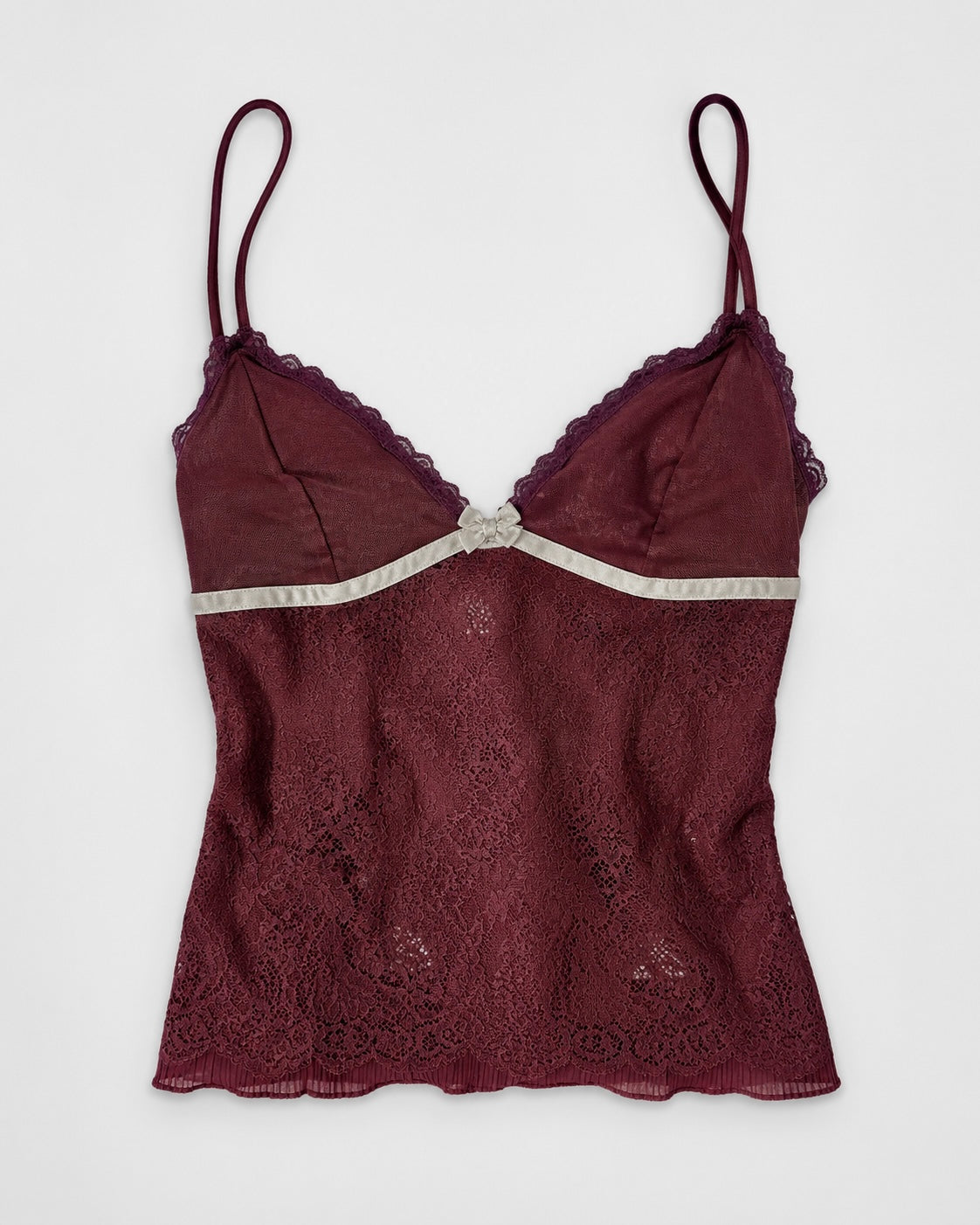 00's Lace burgundy cami w bow detail • Size S