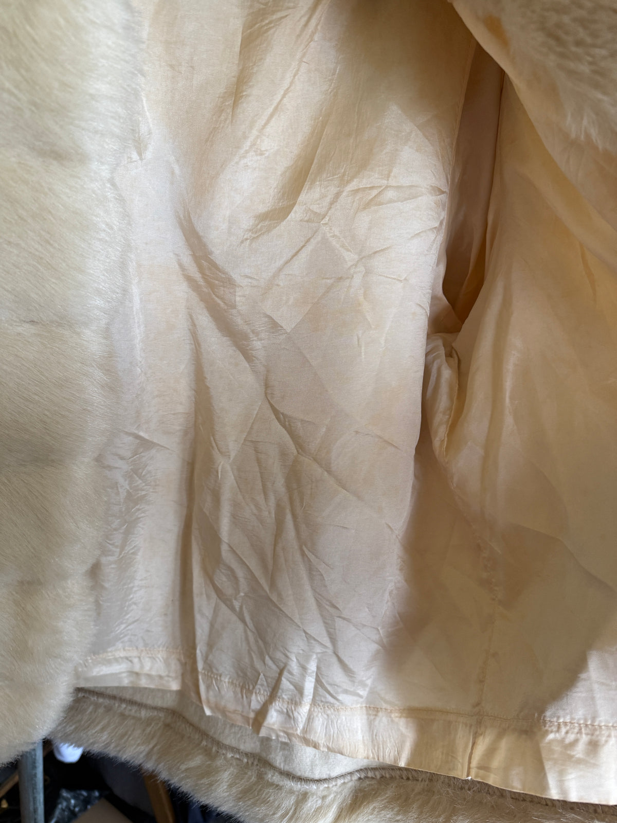 Vintage USA Faux fur cream jacket • Size M