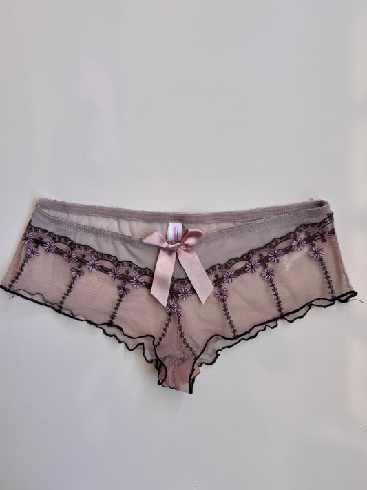 00's Festi boy shorts #4 Beige embroidered w ribbon• Size S