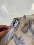 Load image into Gallery viewer, 00's Mesh photo print baby tee • Size M
