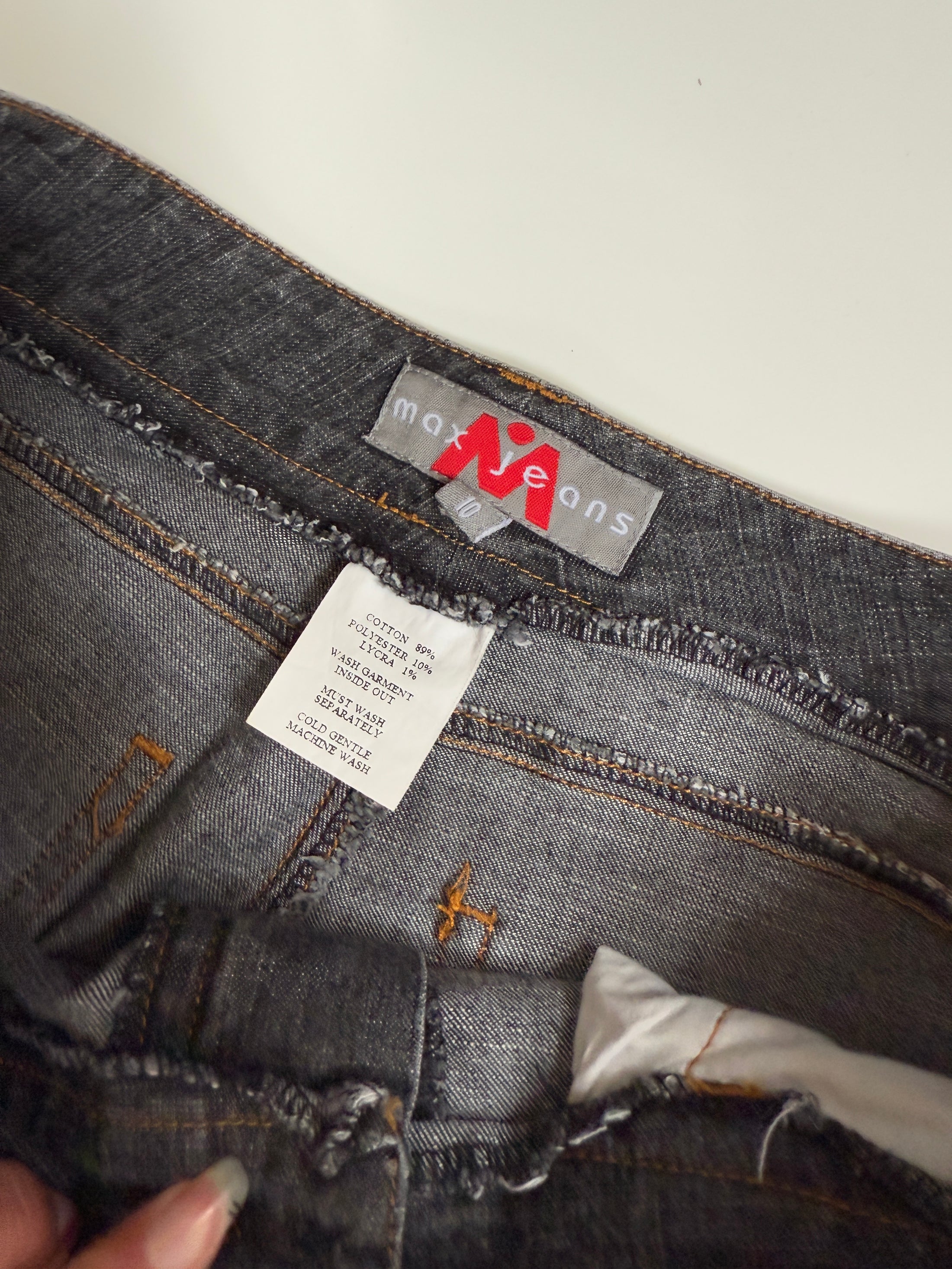 00's Max charcoal flared jeans • Size 10