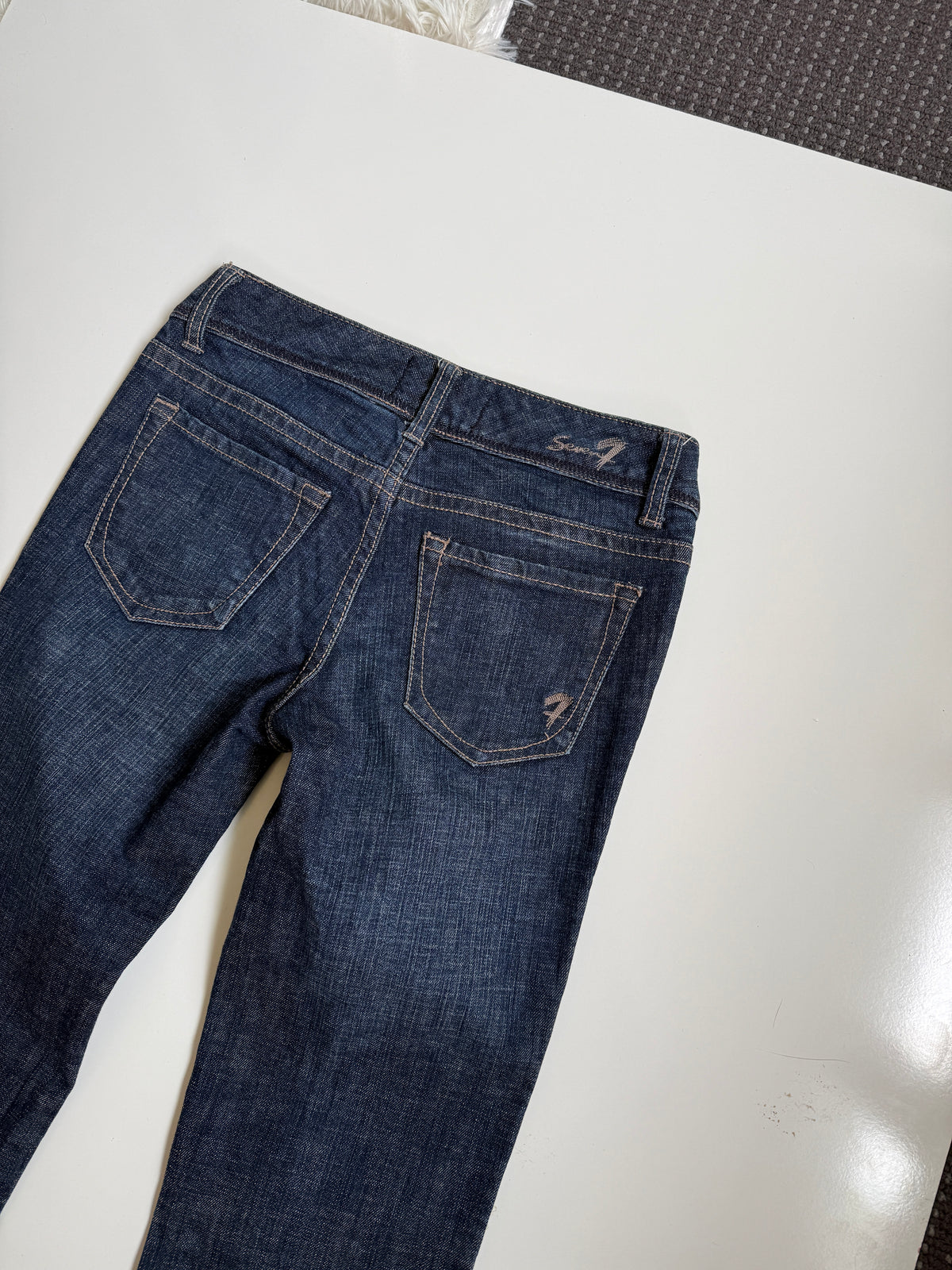 00s 7Seven low-rise flared jeans • Size 4