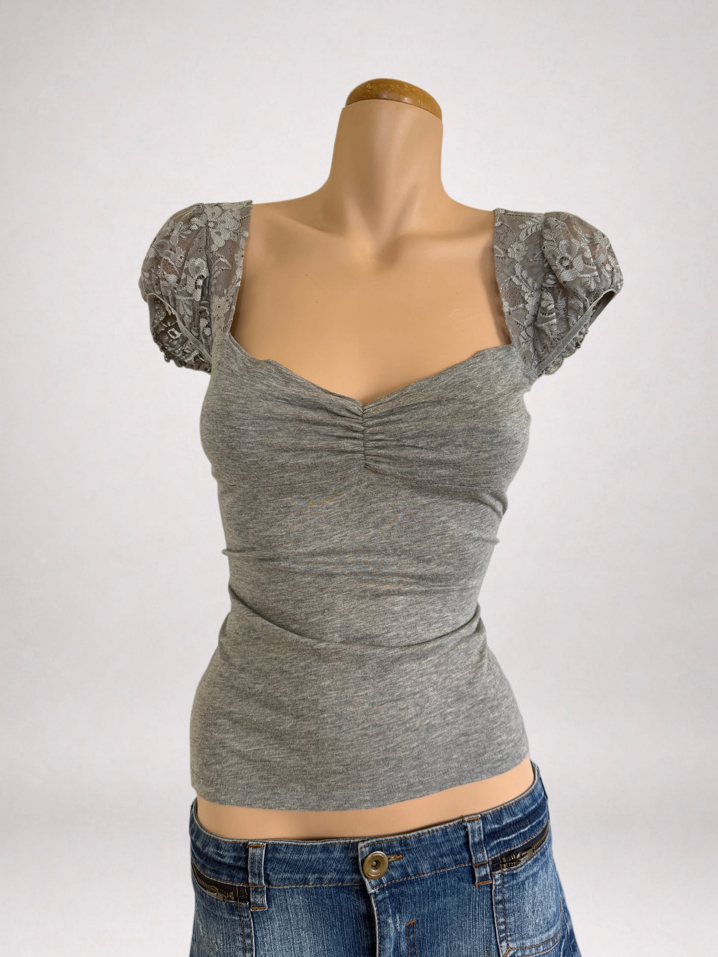 00's Mango top w lace sleeves • Size S