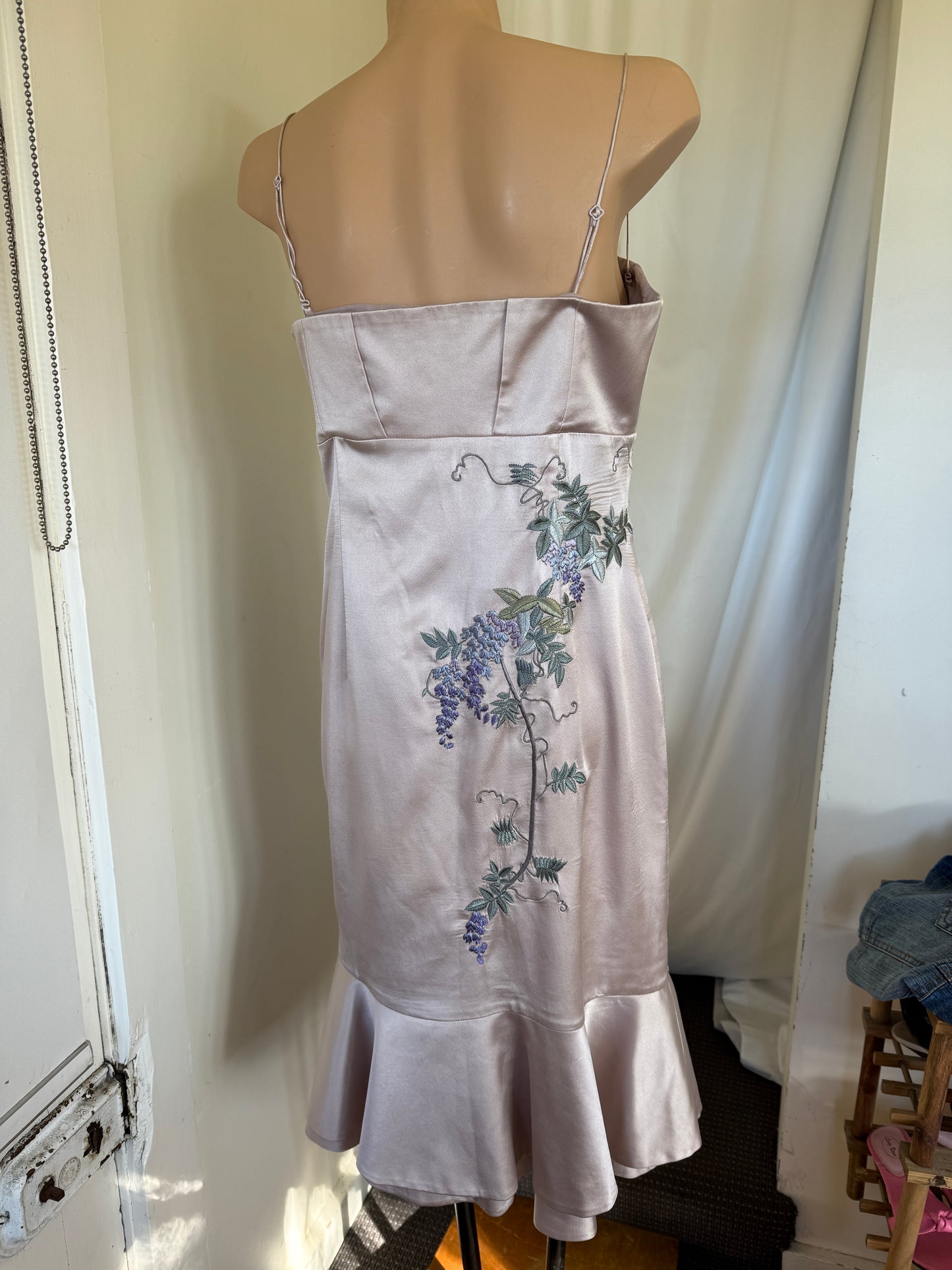 00's Karen Millen silk embroidered midi • Size M