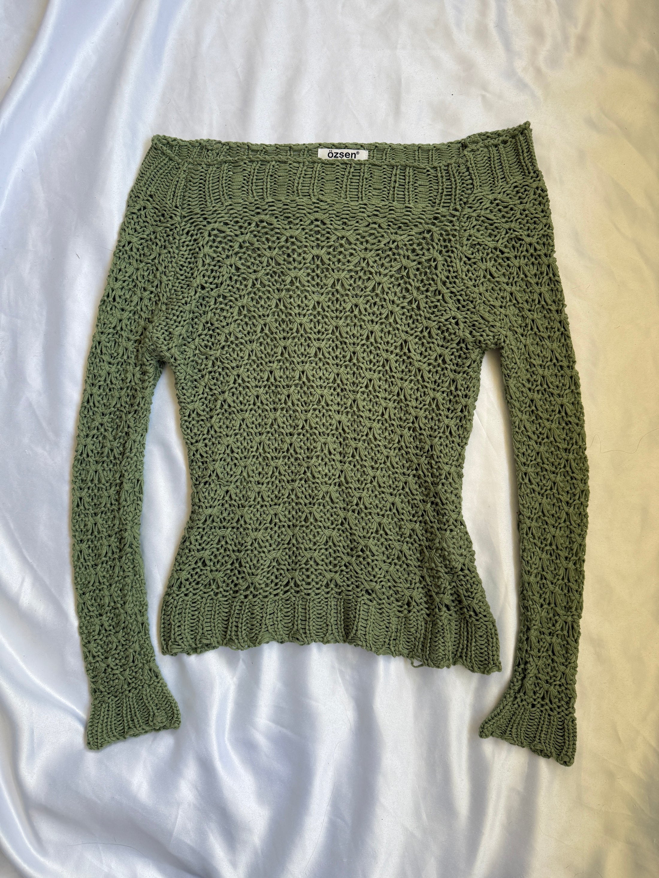 00's khaki crochet off shoulder knit